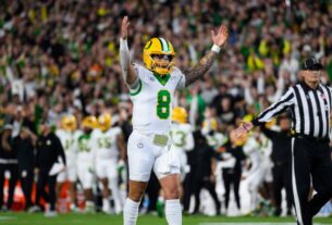 No. 2 Oregon completes first road shutout in more than 30 years with dominant win over Purdue